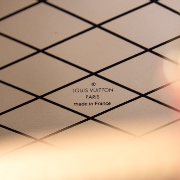 Louis Vuitton Petite Boite Chapeau Monogram Crossbody Canvas Bag - Picture 10 of 16